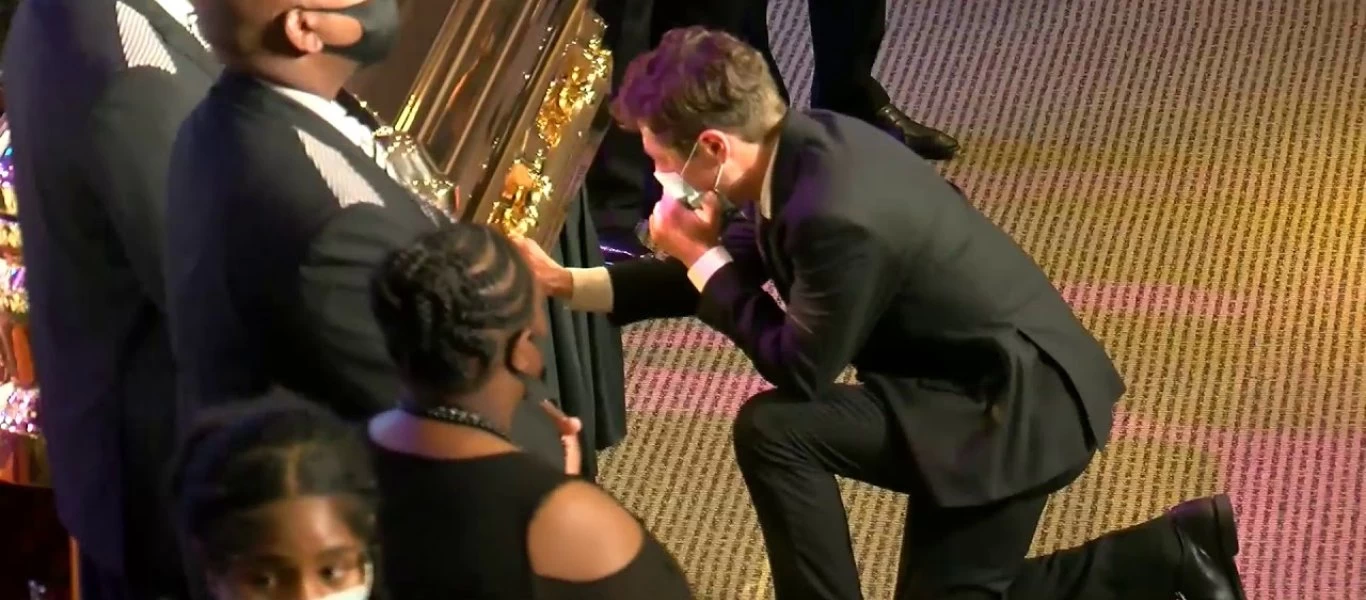 Δήμαρχος Μινεάπολις: Δεν υπάρχουν μόνο στην Ελλάδα καραγκιόζηδες πολιτικοί (βίντεο)